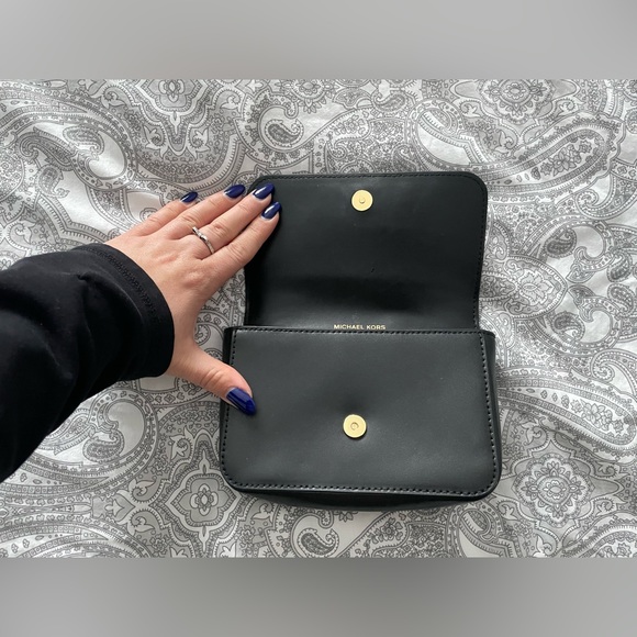 MICHAEL KORS Mott Black Leather Belt Bag - Picture 3 of 11